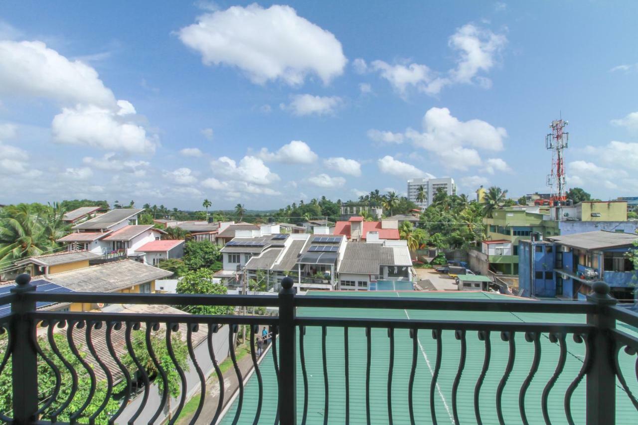 Hotel Queensbury Malabe Kaduwela Dış mekan fotoğraf